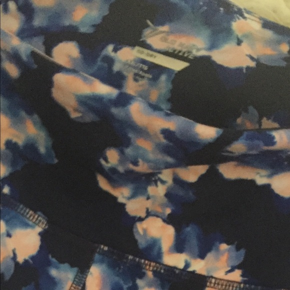 Old Navy active long leggings go dry active wick - Picture 4 of 10